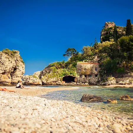 Charming With A Large Terrace Just A Few Minutes' Walk From The And The Downtawn At 15 Minutes From Taormina * Giardini-Naxos